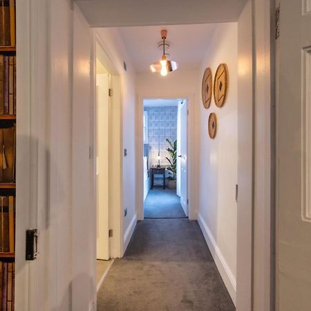 Contemporary Apartment On The Historic Rows チェスター エクステリア 写真