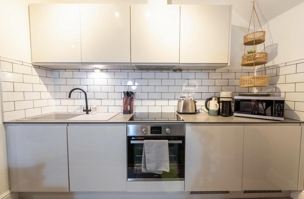 Contemporary Apartment On The Historic Rows チェスター エクステリア 写真
