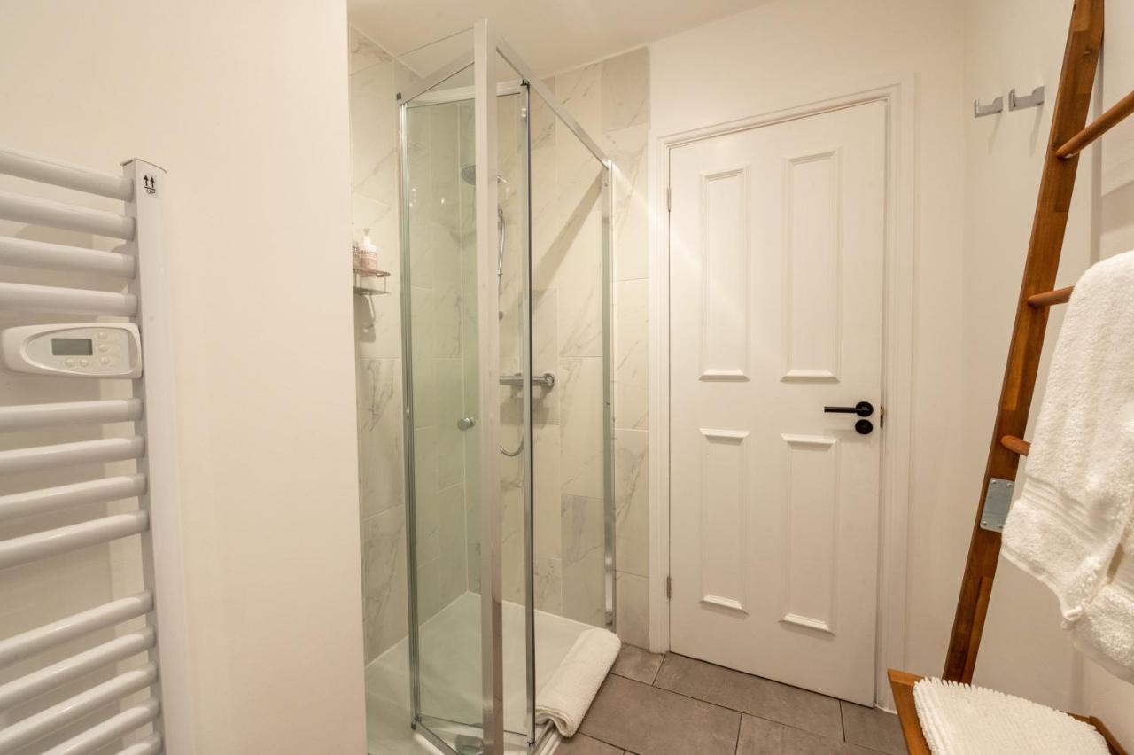Contemporary Apartment On The Historic Rows チェスター エクステリア 写真