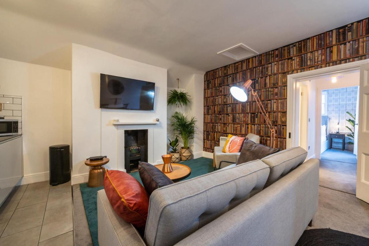 Contemporary Apartment On The Historic Rows チェスター エクステリア 写真