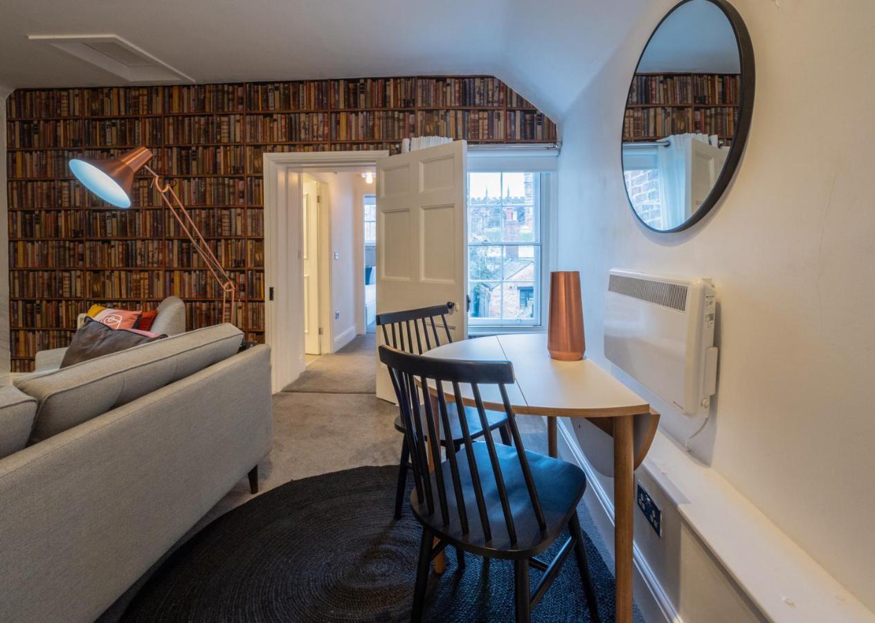 Contemporary Apartment On The Historic Rows チェスター エクステリア 写真